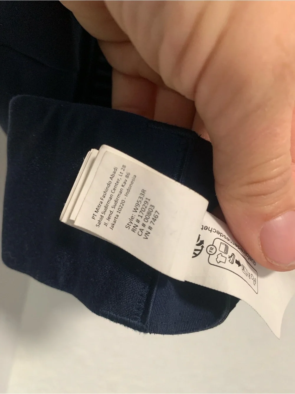 ALO Yoga Air Lift Line Up Dark Blue V-Neck Minimal Sports Bra